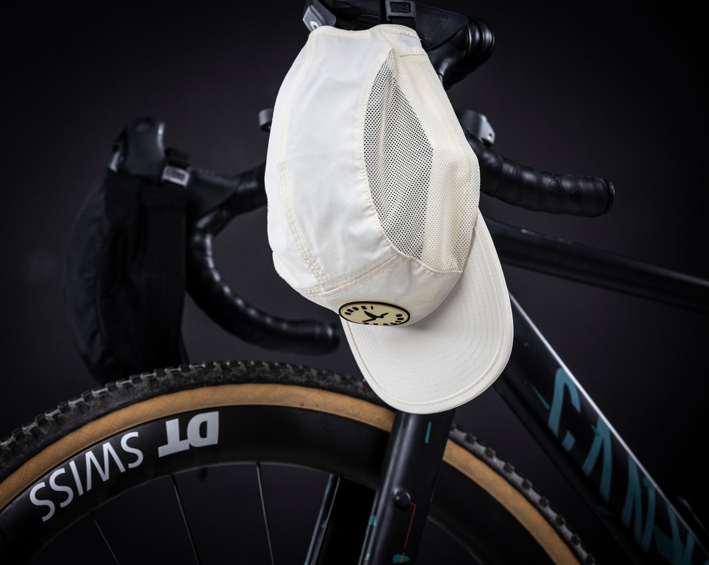 Ardei Performance Hat – Lightweight Mesh 5-Panel Cap (Cream)