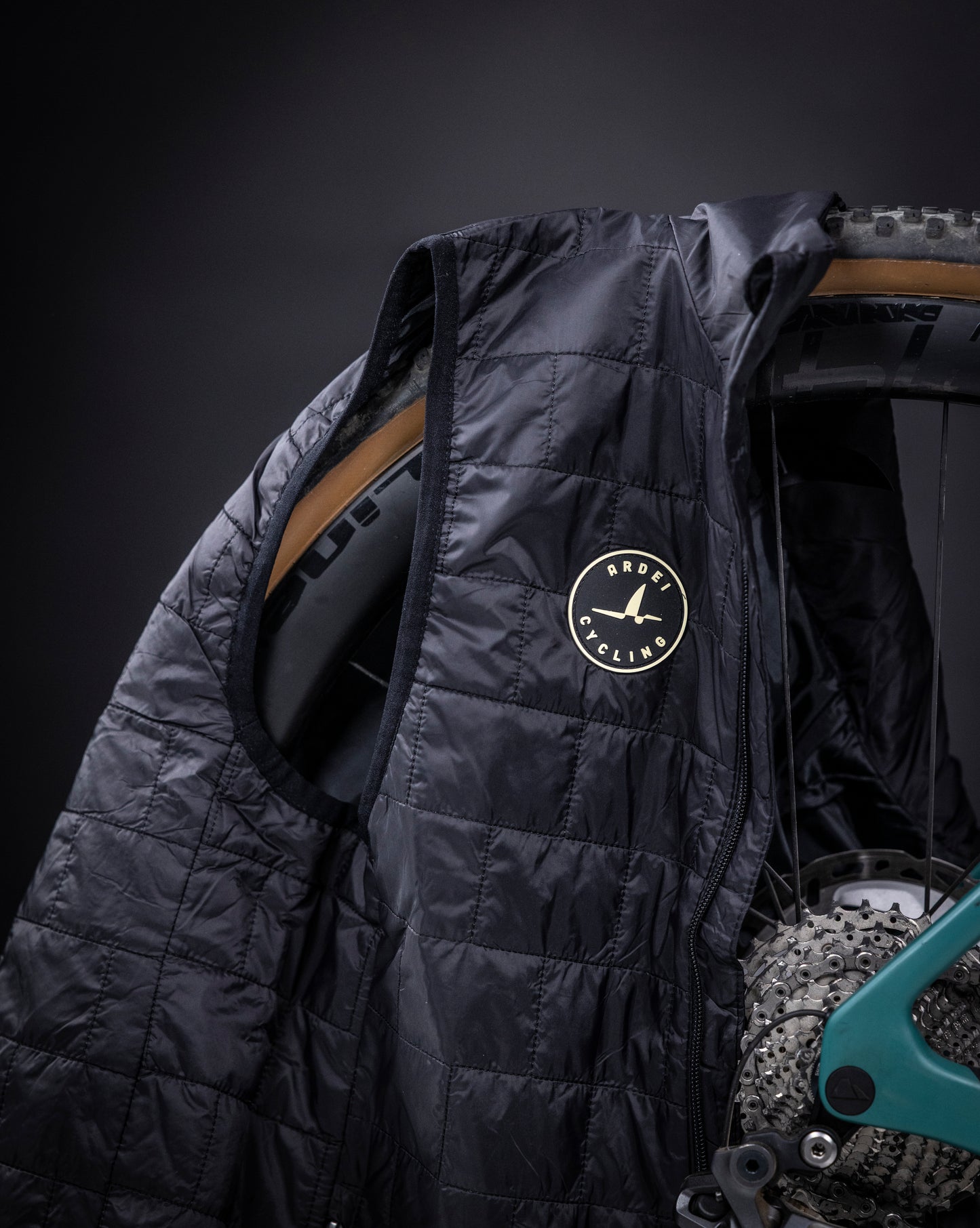 Black Unisex Quilted Vest – Lightweight Packable Windproof Layer