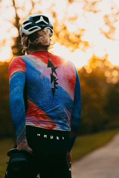 Men's Horizon Performance Long Sleeve Cycling Jersey by Ardei, worn by a rider (photo 2)