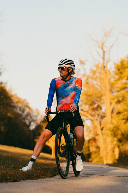 Men's Horizon Performance Long Sleeve Cycling Jersey by Ardei, worn by a rider (photo 1)